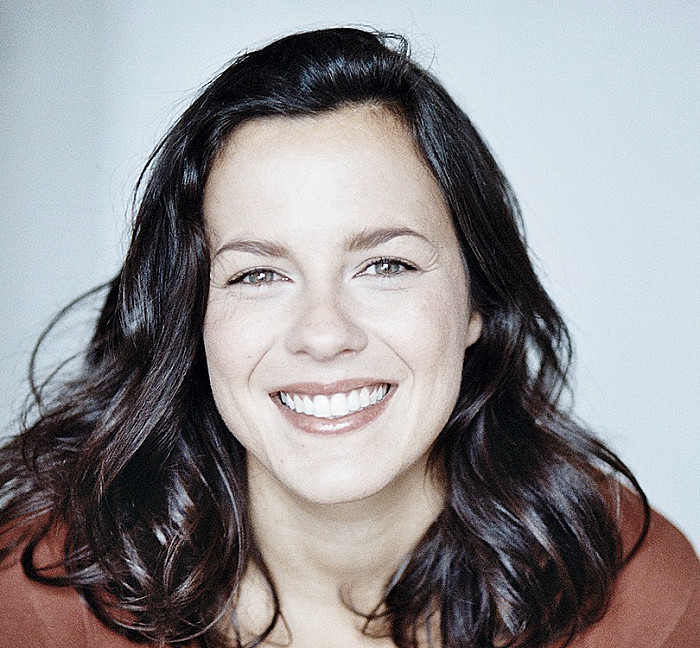 Спмт шарлит. Шарлит дейзак ножки. Шарлит. Ооо шарлима торты. Шарлит.